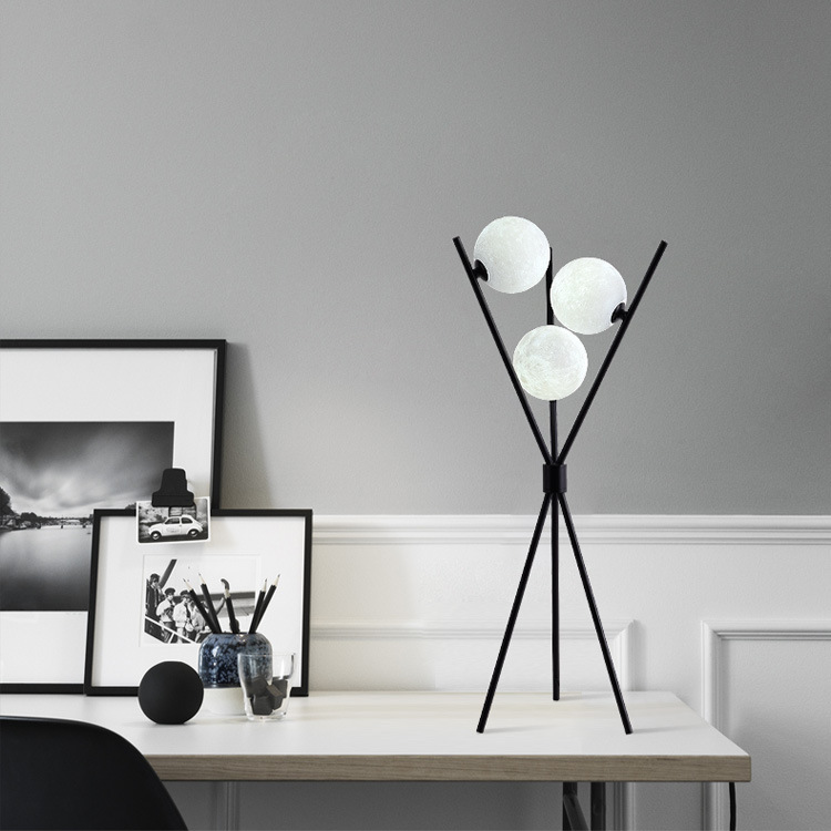 Modern Minimalist Triangular Design Table Lamp