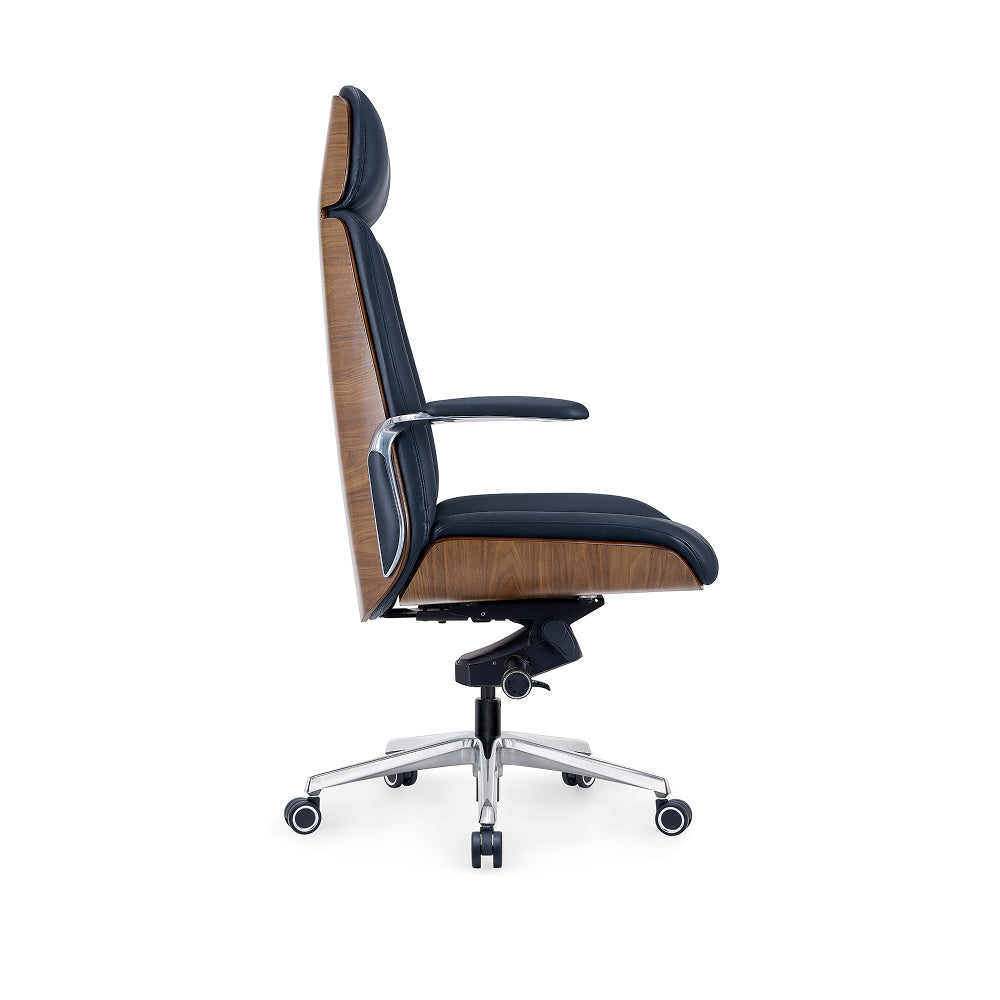Ergonomic executive office chair – modern and luxurious design
